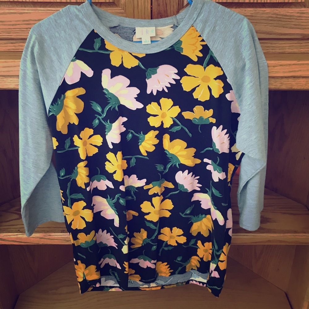 Floral print Lularoe tee